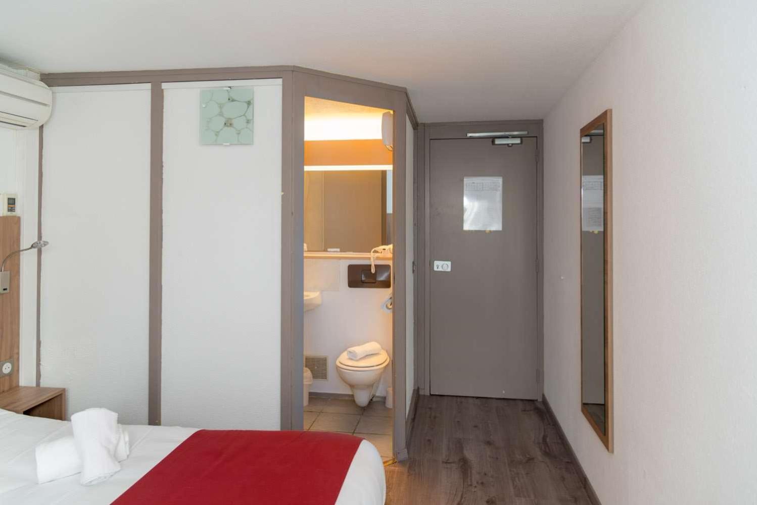 Brit Hotel Plaisance A9/A61 Нарбон Екстериор снимка