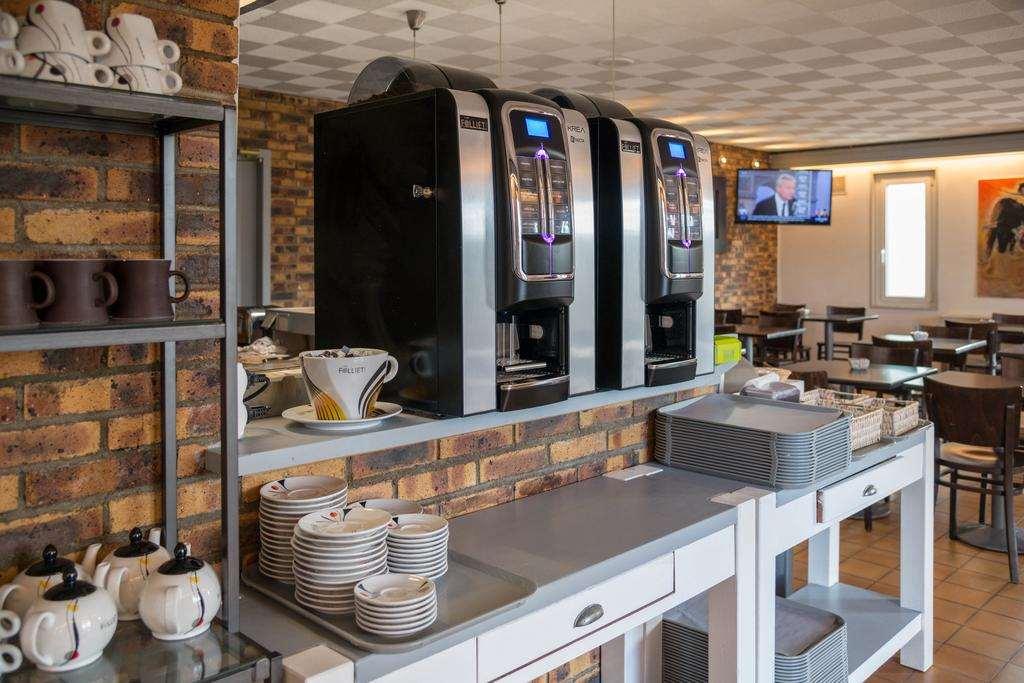 Brit Hotel Plaisance A9/A61 Нарбон Ресторант снимка