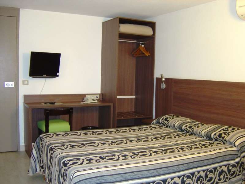 Brit Hotel Plaisance A9/A61 Нарбон Стая снимка
